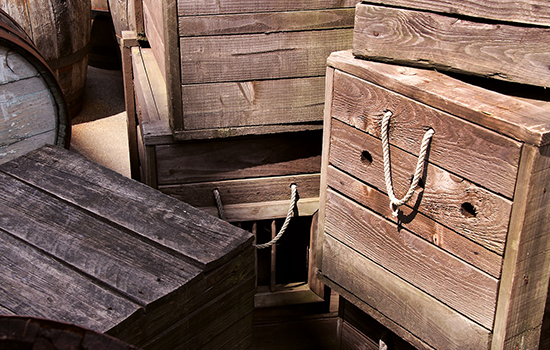 Wooden Pallets or Crates: Which one is best for you?